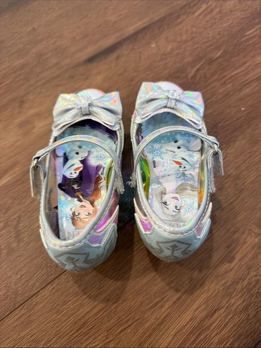 Girls' Iridescent Silver Frozen Mary Jane Shoes with Bow